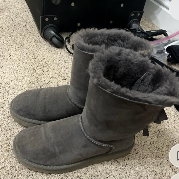 uggs - Picture 2 of 3